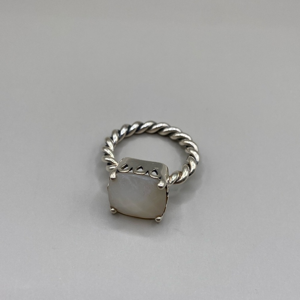 Pandora White MOP Sincerity Ring - Picture 2 of 8